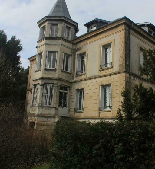 ベッドアンドブレックファースト Les Marronniers