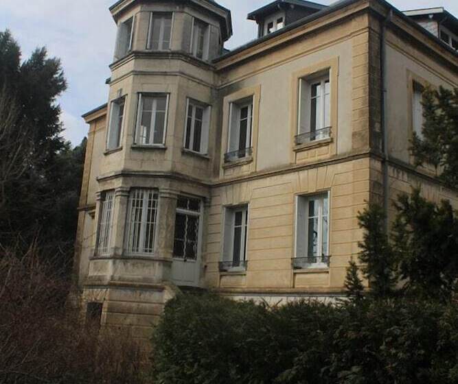 ベッドアンドブレックファースト Les Marronniers