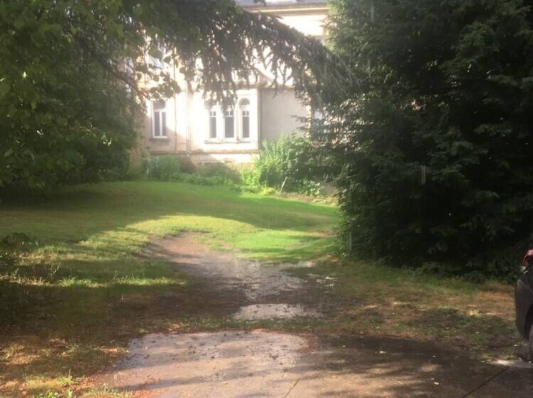 ベッドアンドブレックファースト Les Marronniers