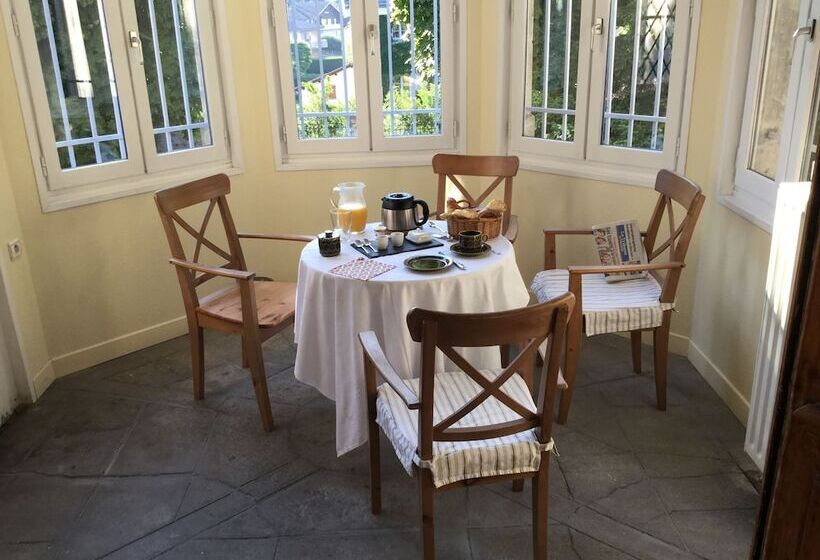 ベッドアンドブレックファースト Les Marronniers