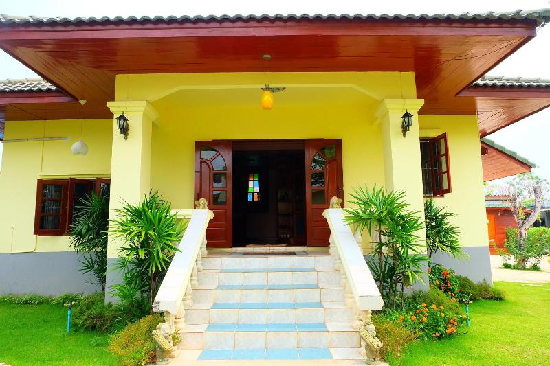 פנסיון Oyo Ban Thassanee