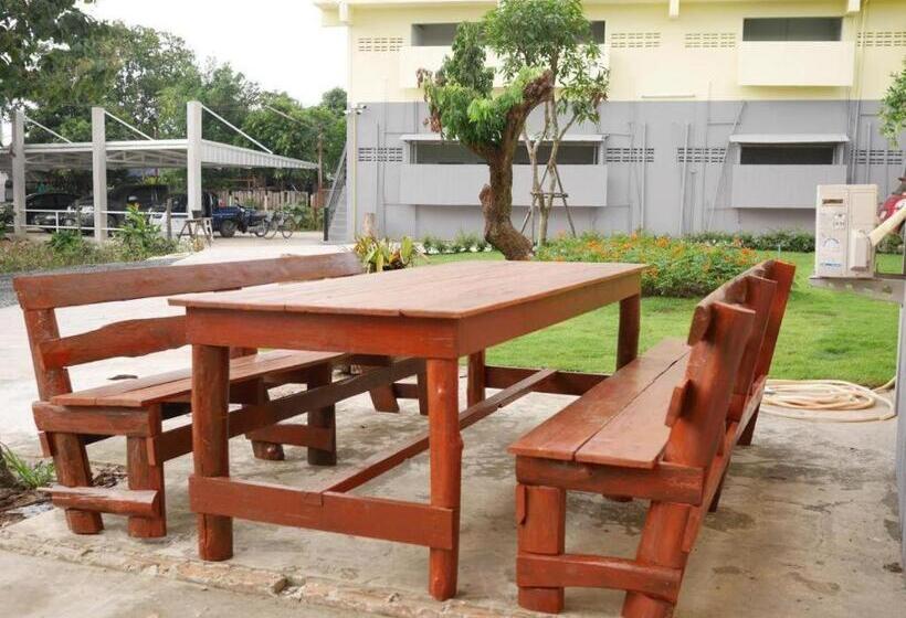 פנסיון Oyo Ban Thassanee