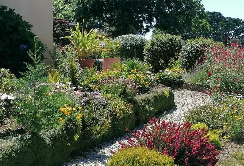 Aamiaismajoitus (B&B) La Tour Du Bois Dormant