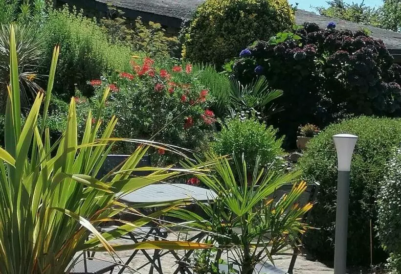 Aamiaismajoitus (B&B) La Tour Du Bois Dormant