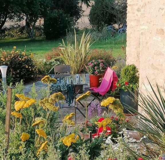 Bed and Breakfast La Tour Du Bois Dormant