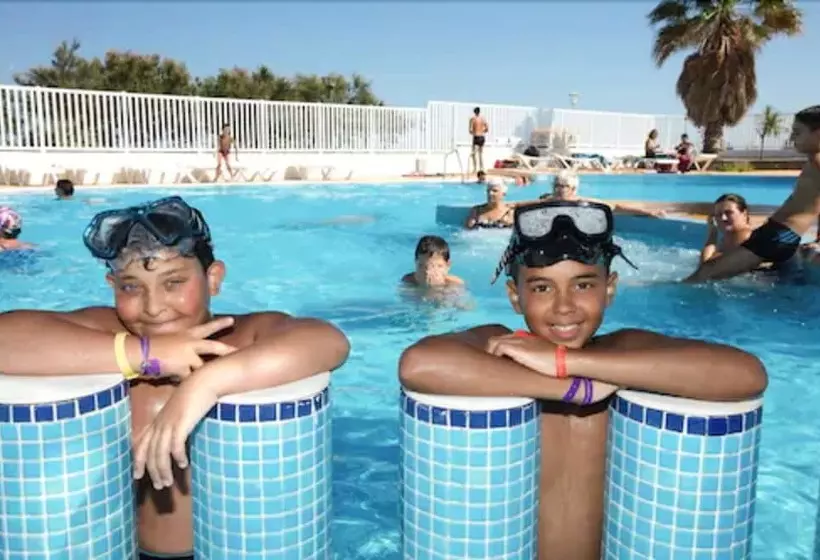 هتل Village Vacances Des Rives Des Corbieres