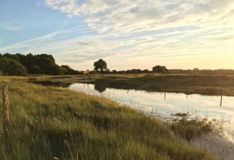 민박 Domaine De Lesty Chambre D Hôtes