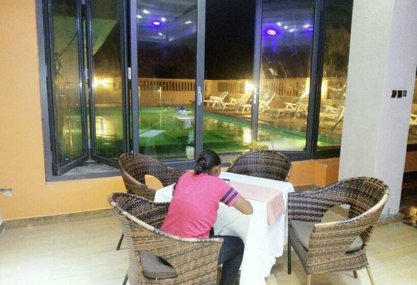 هتل Sisters And Spa