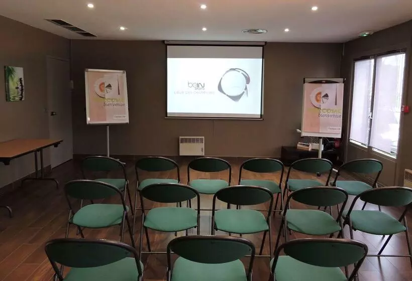 호텔 Campanile Hôtel Auch