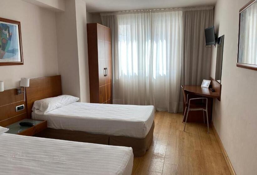 בית מלון כפרי Duerming Longoria Plaza