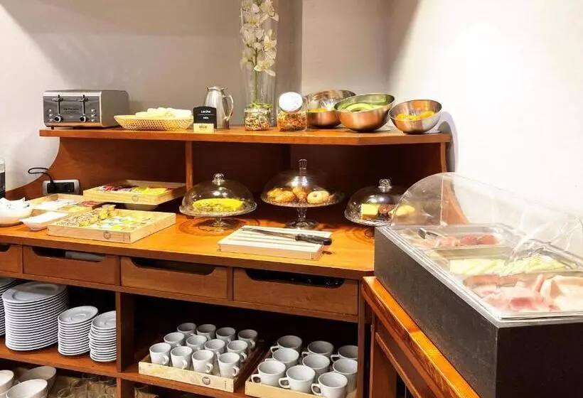 هتل Duerming Longoria Plaza