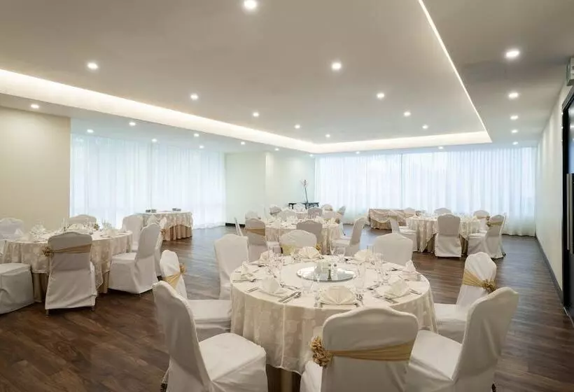 هتل Holiday Inn Guatemala, An Ihg