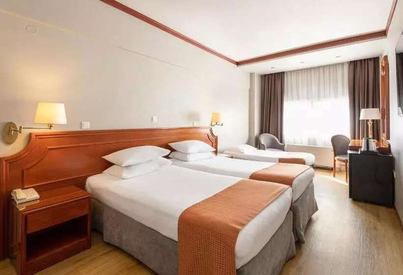 Hotel Holiday Inn Thessaloniki, An Ihg