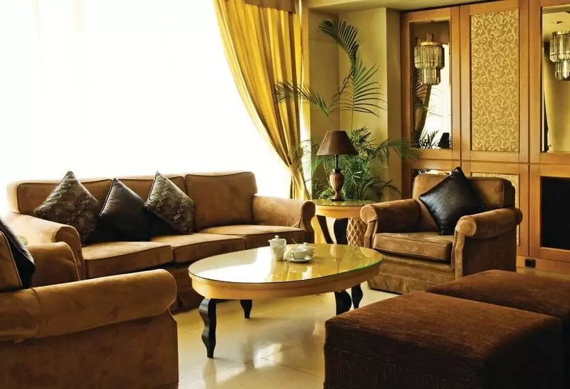 Hotel Holiday Inn Thessaloniki, An Ihg