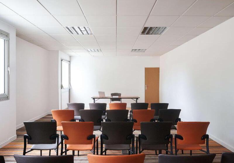 هتل Hôtel Mercure Le Mans Batignolles