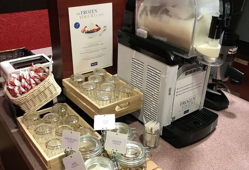 هتل Kyriad Tarbes Odos