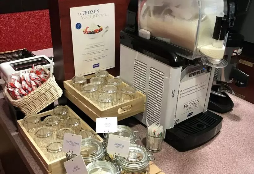 호텔 Kyriad Tarbes Odos