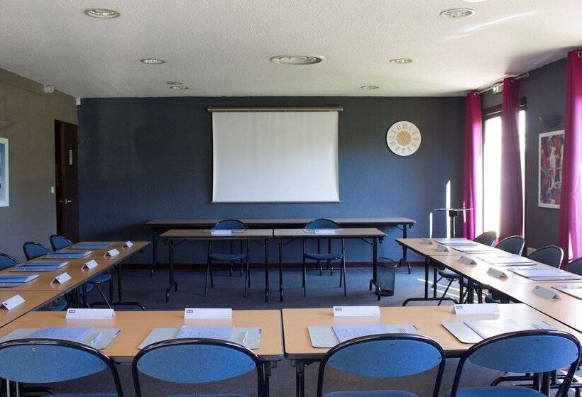 هتل Kyriad Tarbes Odos