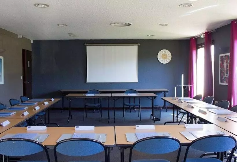 호텔 Kyriad Tarbes Odos