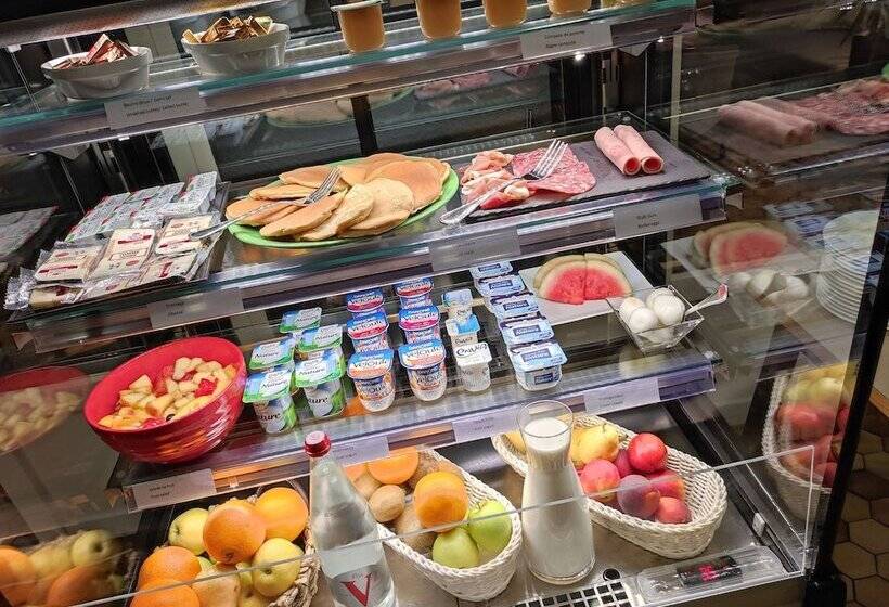 هتل Kyriad Tarbes Odos