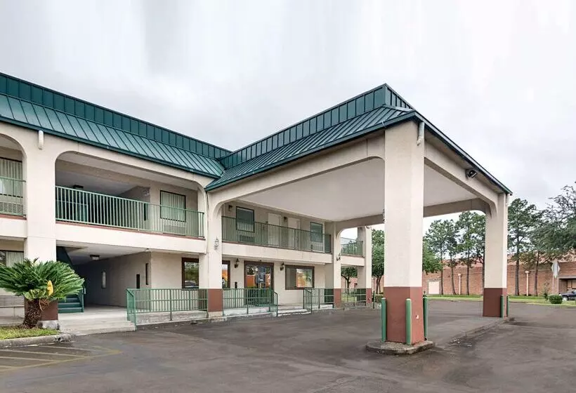 בית מלון כפרי Rodeway Inn & Suites Hwy 290 Nw