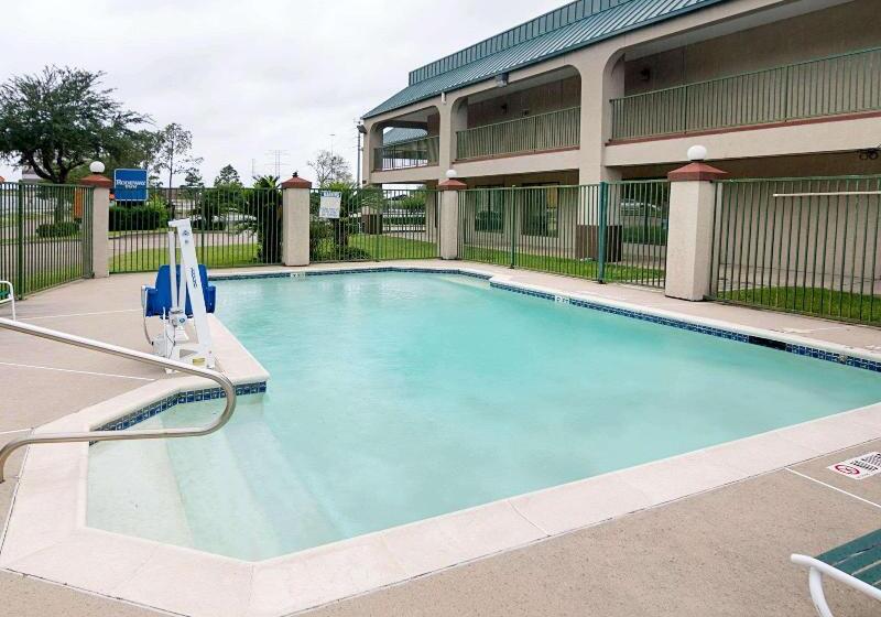 هتل Rodeway Inn & Suites Hwy 290 Nw