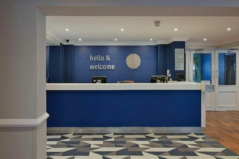 Hotelli Travelodge Bath Waterside