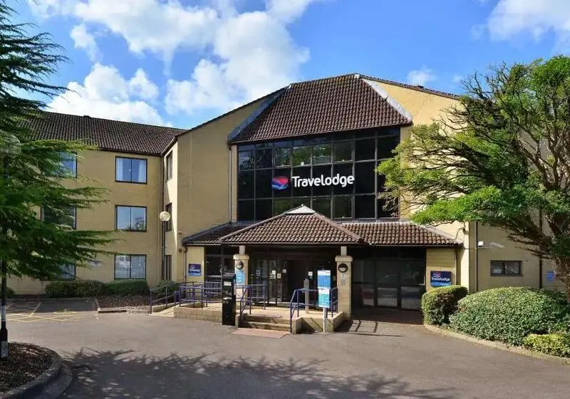 Hotelli Travelodge Bath Waterside