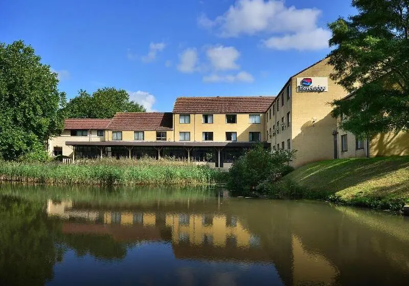 Hotelli Travelodge Bath Waterside