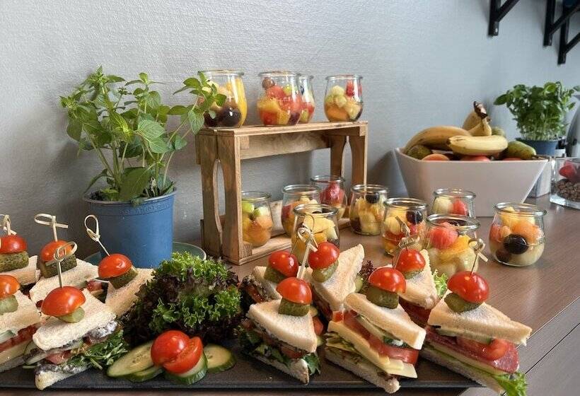 هتل Voco Dusseldorf Seestern, An Ihg