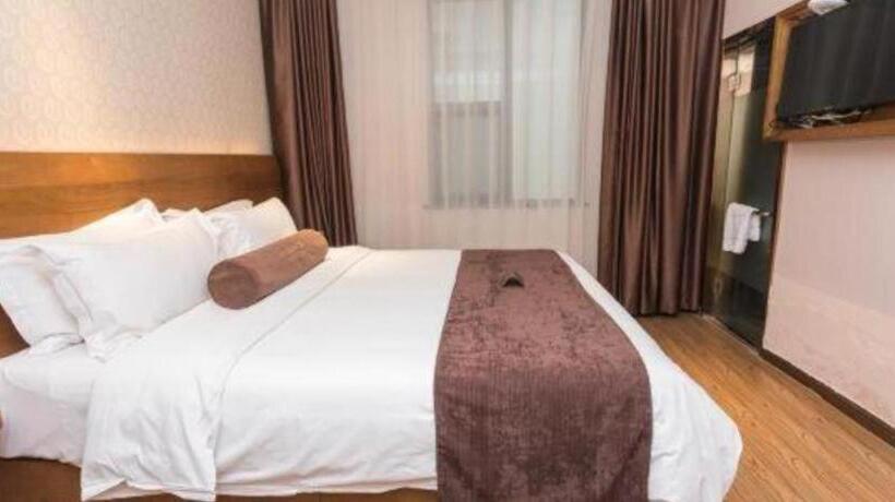 Hotel James Joyce Coffetel Yichang East Railway Station Central Bus Station