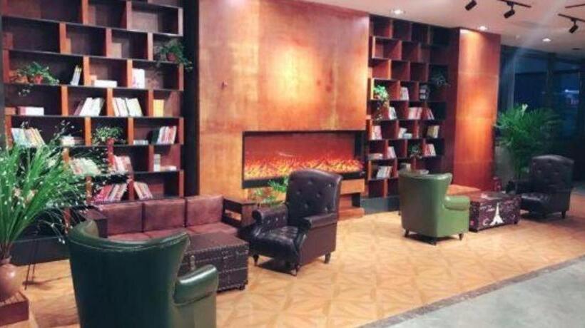 Hotel James Joyce Coffetel Yichang East Railway Station Central Bus Station