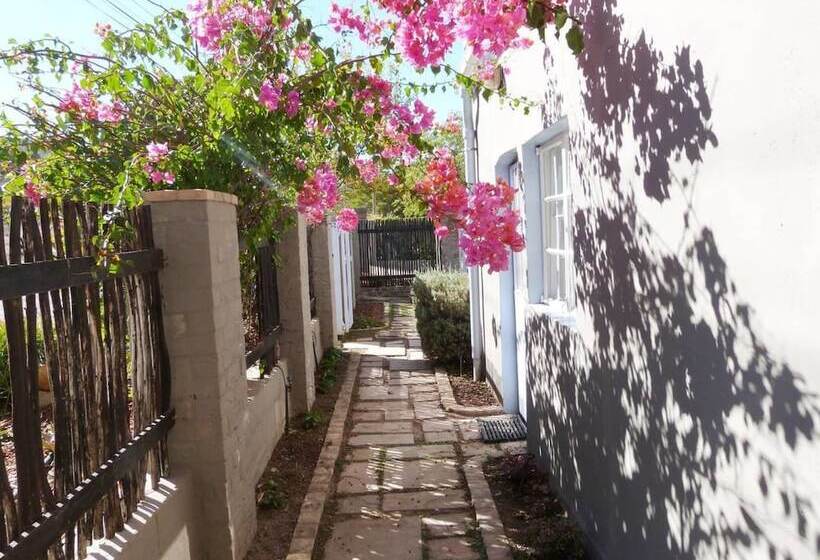 Cosy 6 Person Cottage With Mountain View