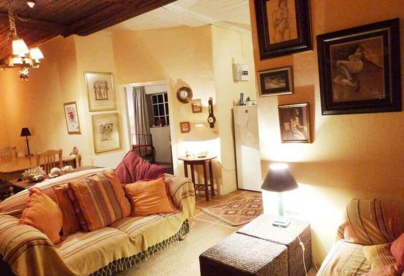 Cosy 6 Person Cottage With Mountain View