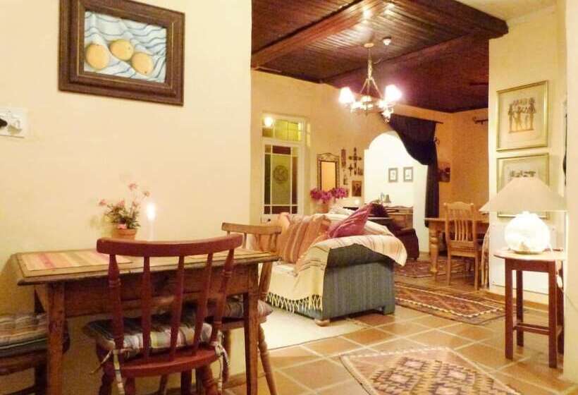 Cosy 6 Person Cottage With Mountain View