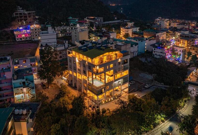 مسافرخانه Moustache Rishikesh Luxuria