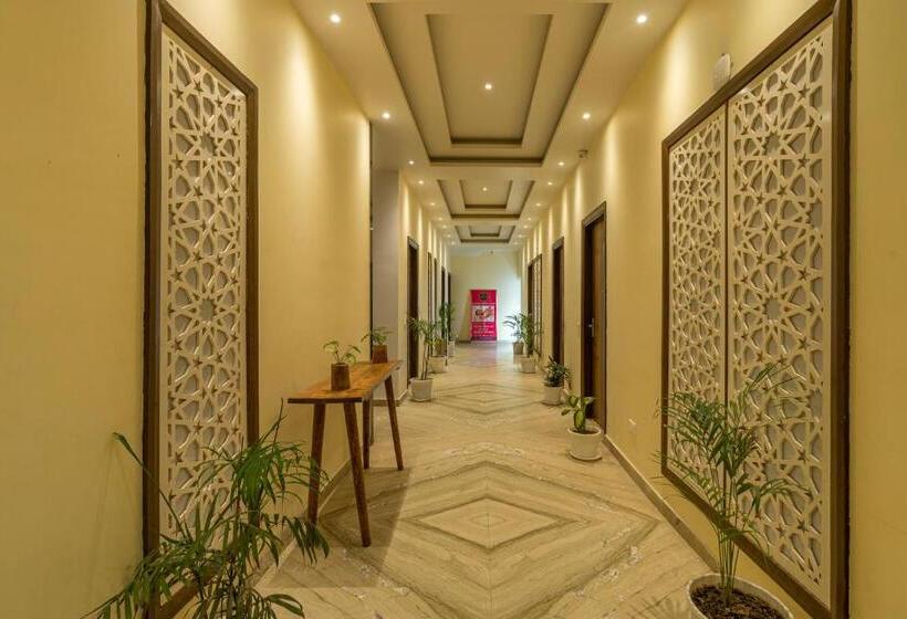 مسافرخانه Moustache Rishikesh Luxuria