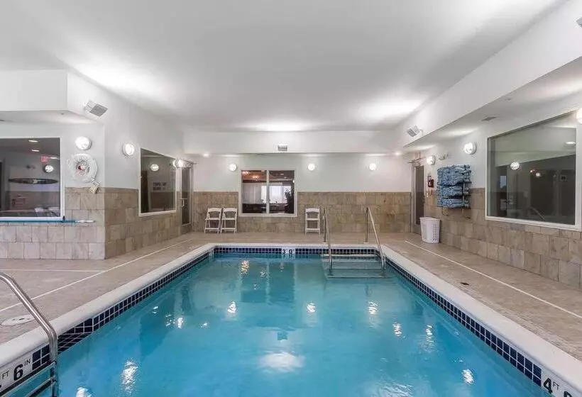 ホテル Lakes Inn At Dunvilla