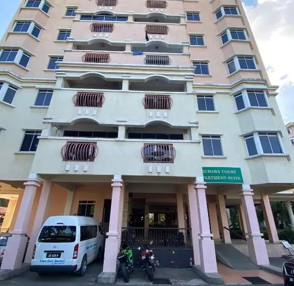 ホテル Oyo 90061 Kuhara Court Apartment Suite