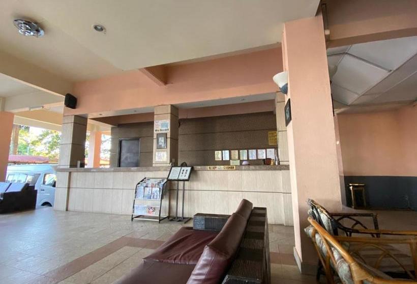 Hotel Oyo 90061 Kuhara Court Apartment Suite