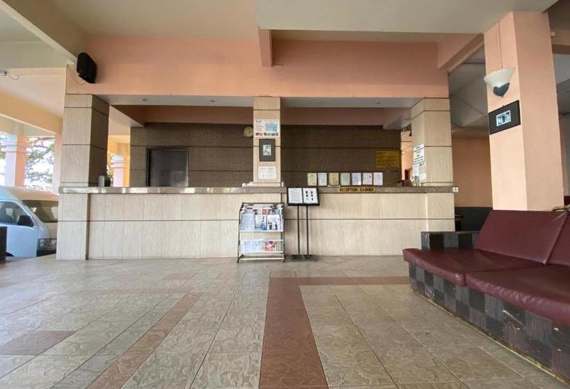 Hotel Oyo 90061 Kuhara Court Apartment Suite