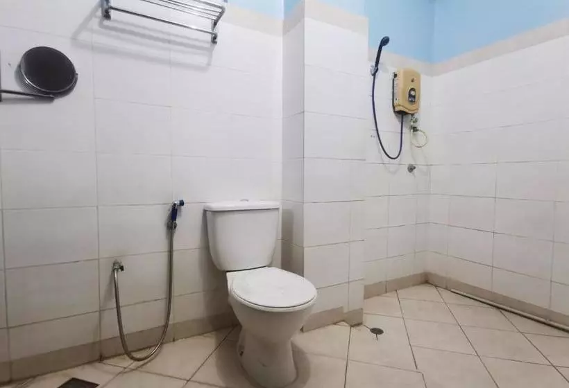 ホテル Oyo 90061 Kuhara Court Apartment Suite