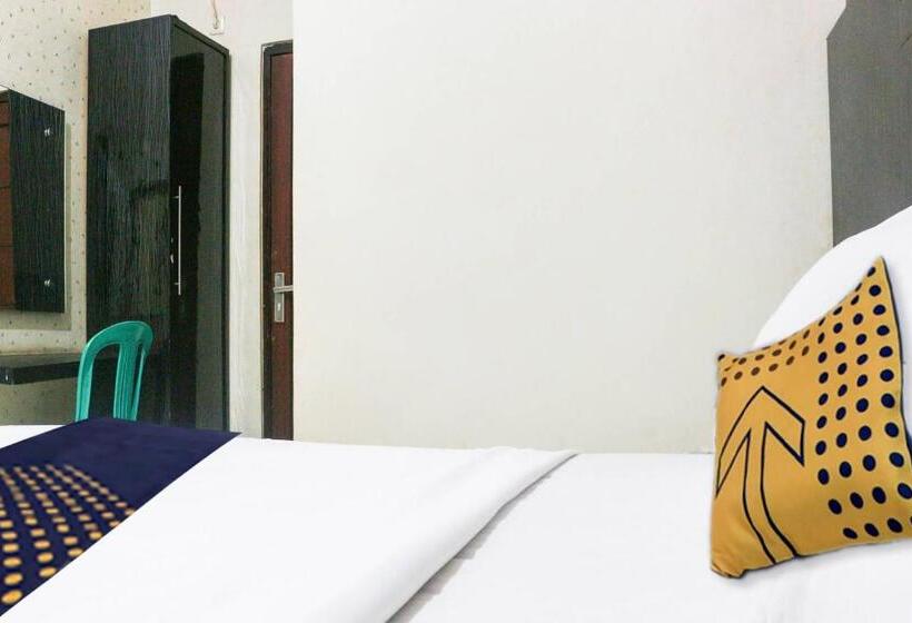 Отель Spot On 3605 Clarichie Guest House