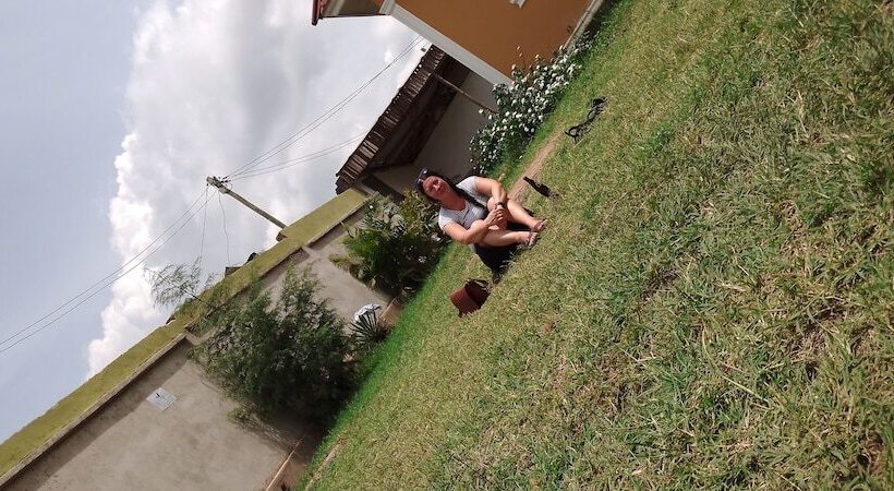 تختخواب و صبحانه View Mountain House Backpackers