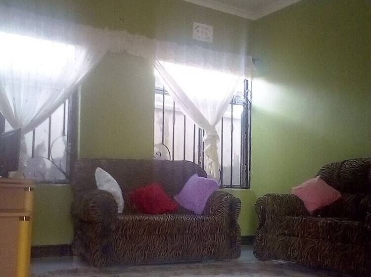 تختخواب و صبحانه View Mountain House Backpackers