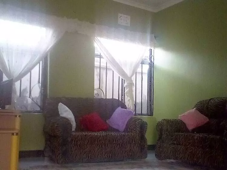 تختخواب و صبحانه View Mountain House   Backpackers