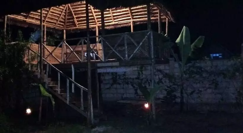 تختخواب و صبحانه View Mountain House   Backpackers