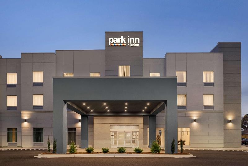 בית מלון כפרי Park Inn By Radisson Florence, Sc