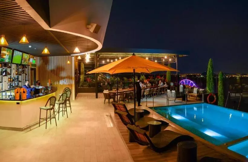River Garden Hotel & Suites