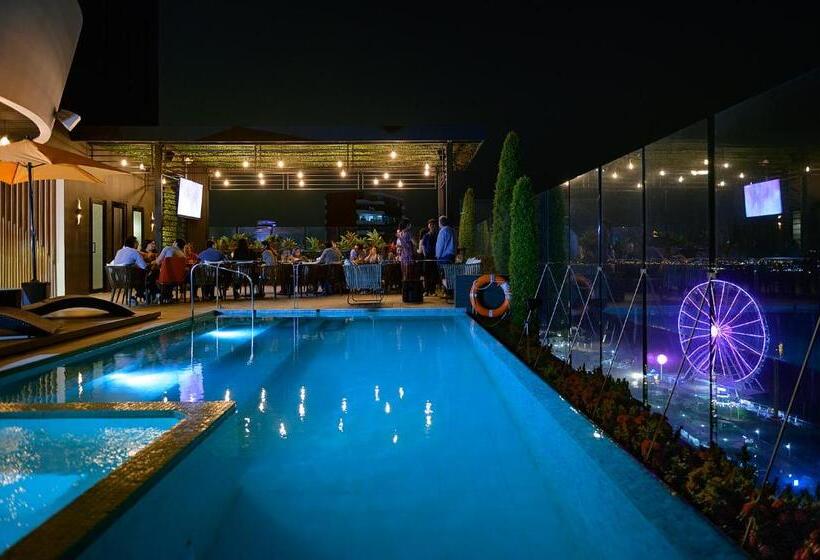 River Garden Hotel & Suites